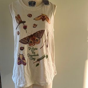 New “Where the Crawdads sing” Lg shirt